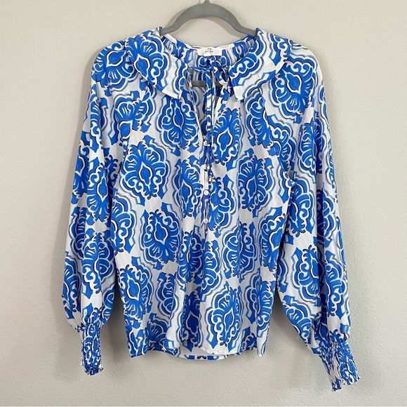 Entro Blue Medallion Peter Pan Collared Tie Neck Long Sleeve Blouse Size Small - Picture 1 of 9